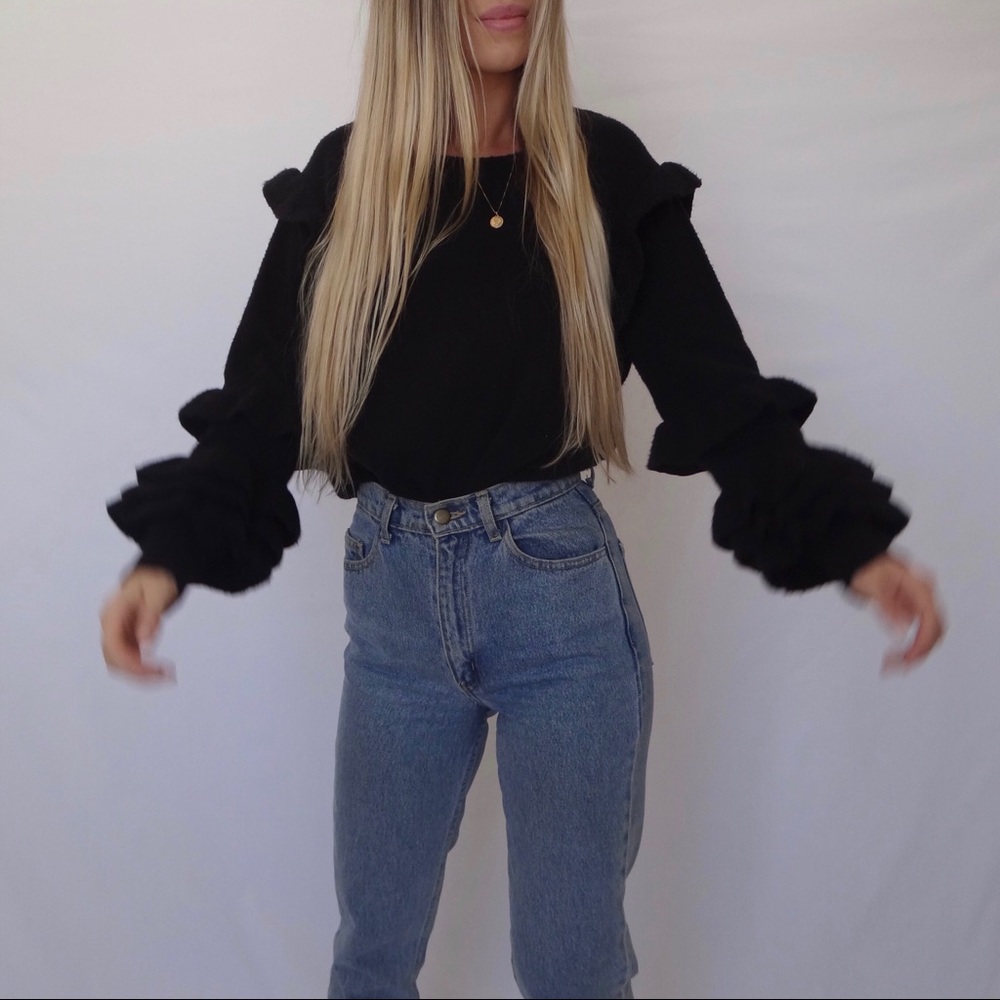 Hinge Ruffle Sleeve Sweater - Picture 3 of 4